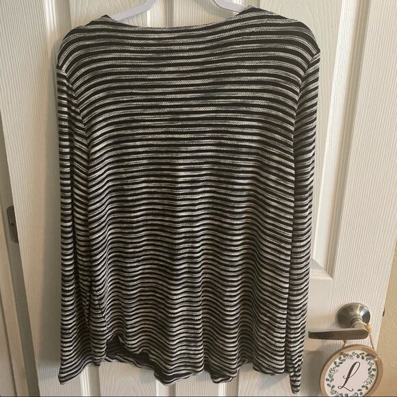 St John’s Bay Lace Up Striped Pullover Top Women's Size XL Black & White - Picture 4 of 5